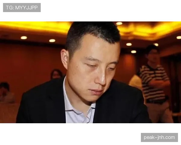 古力又换豪车了？完全不像那个在家只喝白开水的围棋大神啊！