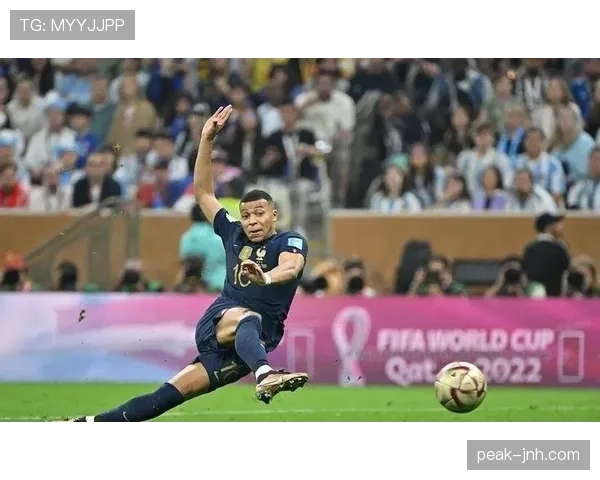 姆巴佩与哈兰德终结能力对比：谁的进球效率更胜一筹？